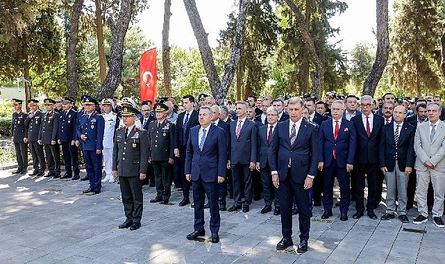 15 Temmuz şehitleri İzmir'de dualarla anıldı 15 Temmuz şehitleri İzmir'de dualarla anıldı