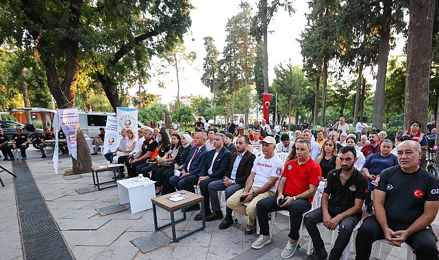 17 Ağustos'un yıl dönümünde Buca'da deprem gerçeği masaya yatırıldı 17 Ağustos'un yıl dönümünde Buca'da deprem gerçeği masaya yatırıldı