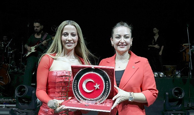 30 Ağustos Zafer Bayramı Antalya'da büyük bir coşkuyla kutlandı 30 Ağustos Zafer Bayramı Antalya'da büyük bir coşkuyla kutlandı