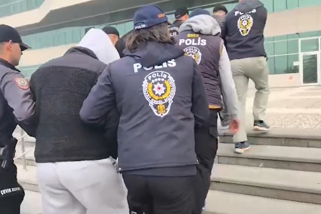 35 ilde siber suç operasyonlarında 75 şüpheli tutuklandı 35 ilde siber suç operasyonlarında 75 şüpheli tutuklandı