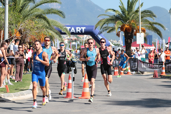 35. Uluslararası Alanya Triatlonu başladı 35. Uluslararası Alanya Triatlonu başladı
