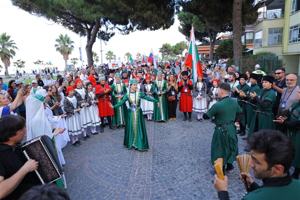36. Uluslararası Samsun Halk Oyunları Festivali başladı 36. Uluslararası Samsun Halk Oyunları Festivali başladı