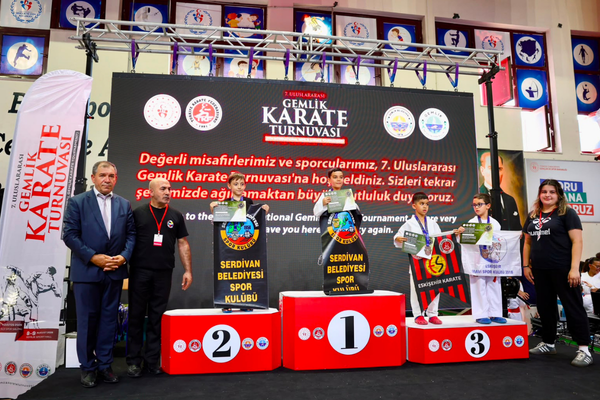 7'nci Uluslararası Gemlik Karate Turnuvası başladı 7'nci Uluslararası Gemlik Karate Turnuvası başladı
