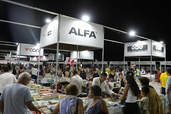 8. Edremit Kitap Fuarı başladı 8. Edremit Kitap Fuarı başladı