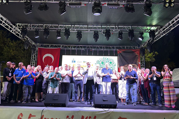 8. Edremit Kitap Fuarı, kapanış programıyla sona erdi 8. Edremit Kitap Fuarı, kapanış programıyla sona erdi