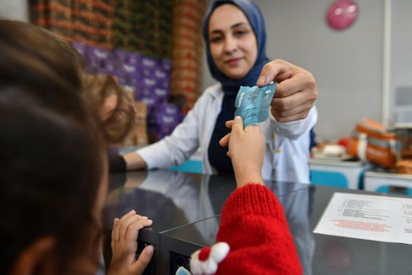 ABB’den öğrencilere 1,2 milyar liralık destek ABB’den öğrencilere 1,2 milyar liralık destek