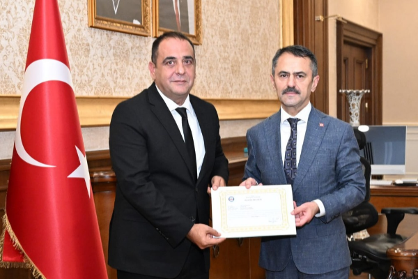 Adil Uğur Bilgili’den Vali Aktaş’a veda ziyareti Adil Uğur Bilgili’den Vali Aktaş’a veda ziyareti