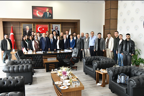 AK Parti Çanakkale Milletvekili Gider, Keşan Belediyesi'ni ziyaret etti AK Parti Çanakkale Milletvekili Gider, Keşan Belediyesi'ni ziyaret etti