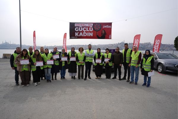 AKO Grup ve Petlas’tan “Güvenli Yol, Güçlü Kadın” projesiyle kadınların yoldaki gücüne güç AKO Grup ve Petlas’tan “Güvenli Yol, Güçlü Kadın” projesiyle kadınların yoldaki gücüne güç
