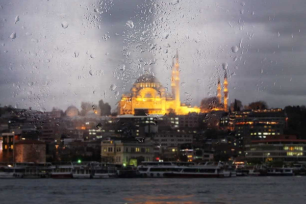 AKOM uyardı: İstanbul'da yağış ve poyraz etkili olacak AKOM uyardı: İstanbul'da yağış ve poyraz etkili olacak