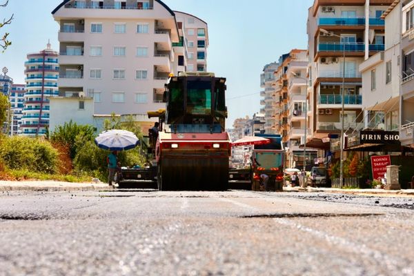 Alanya’da Sıcak Asfalt Çalışmaları devam ediyor Alanya’da Sıcak Asfalt Çalışmaları devam ediyor