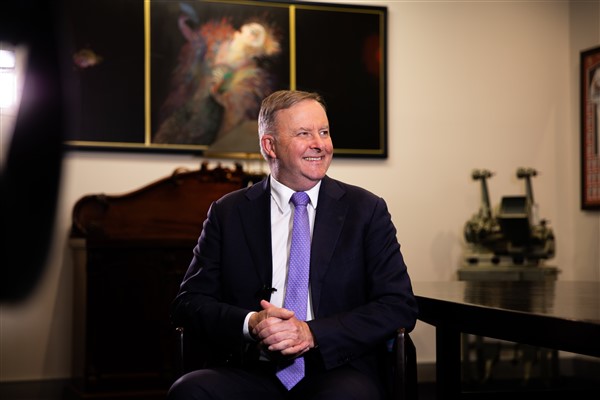Albanese, Tim Cook ile çocukların çevrimiçi güvenliğini görüştü Albanese, Tim Cook ile çocukların çevrimiçi güvenliğini görüştü