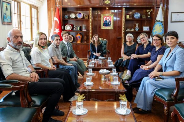 Alman heyetten Diyarbakır Büyükşehir Belediyesine ziyaret Alman heyetten Diyarbakır Büyükşehir Belediyesine ziyaret