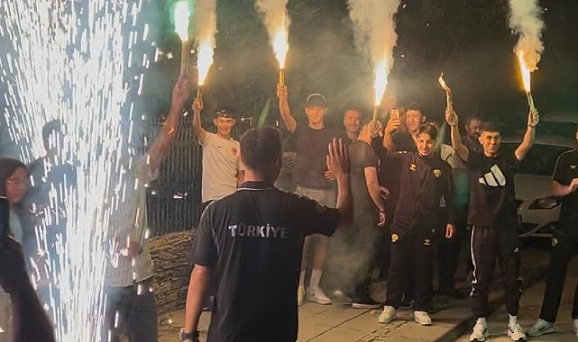 Almanya'da Ülkemizi Gururlandıran Bisikletçilerimize Coşkulu Karşılama Almanya'da Ülkemizi Gururlandıran Bisikletçilerimize Coşkulu Karşılama