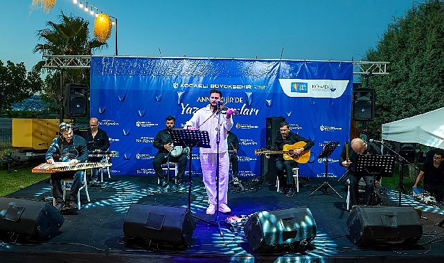 Anne Şehir yaz akşamlarında “Arabesk" rüzgârı esti Anne Şehir yaz akşamlarında “Arabesk" rüzgârı esti