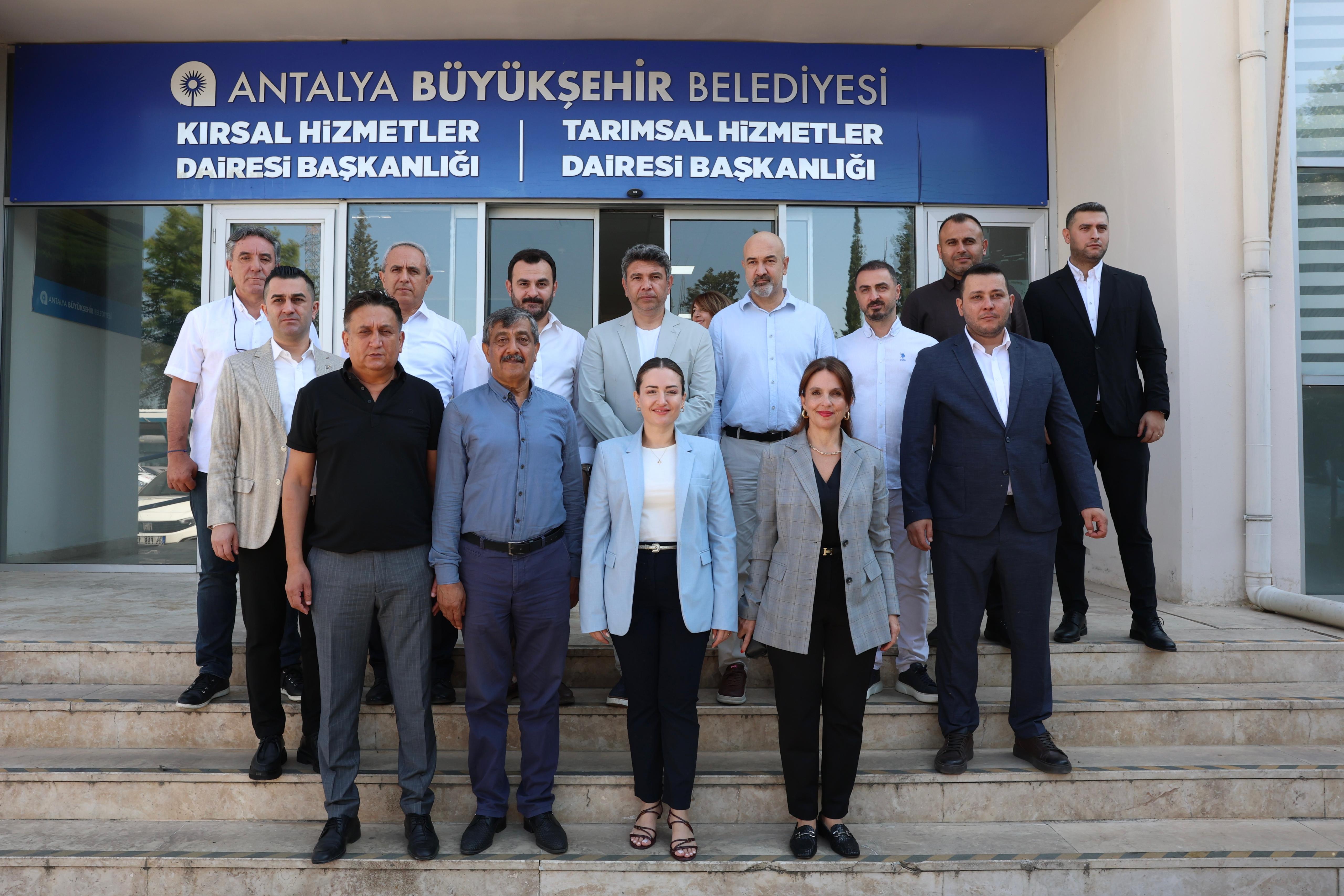 Antalya Büyükşehir Belediyesi Başkan Vekili Özdemir’den aşevine ziyaret Antalya Büyükşehir Belediyesi Başkan Vekili Özdemir’den aşevine ziyaret