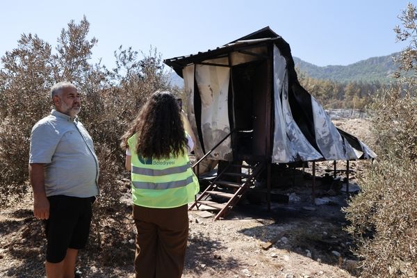 Antalya Büyükşehir Belediyesi yangın bölgesinde hasar tespit çalışmalarına başladı Antalya Büyükşehir Belediyesi yangın bölgesinde hasar tespit çalışmalarına başladı
