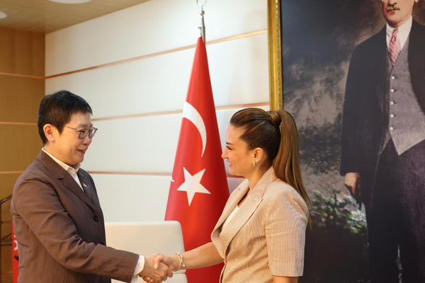 Antalya ile Singapur arasında iklim ve akıllı kent iş birliği görüşmesi Antalya ile Singapur arasında iklim ve akıllı kent iş birliği görüşmesi