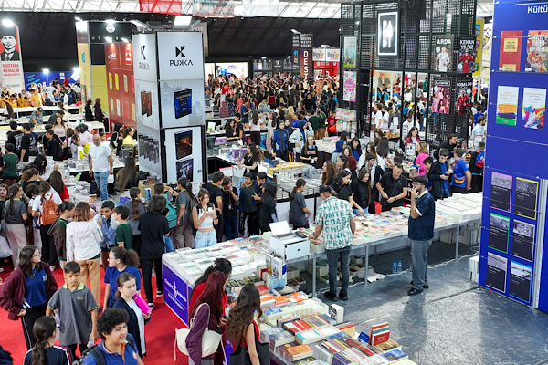 Antalya Kitap Fuarı 250 yayınevi ve 300’ü aşkın yazarı kitapseverlerle buluşturuyor Antalya Kitap Fuarı 250 yayınevi ve 300’ü aşkın yazarı kitapseverlerle buluşturuyor