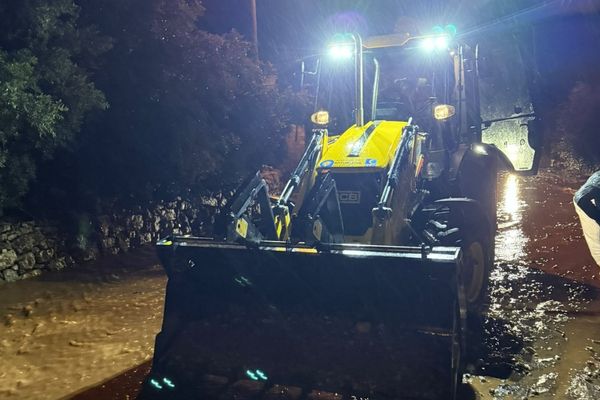 Antalya’da yağış mesaisi gece boyunca sürdü Antalya’da yağış mesaisi gece boyunca sürdü