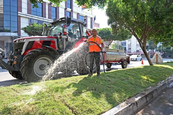 Antalya’da yeşil alanlarda su tasarruflu dönüşüm Antalya’da yeşil alanlarda su tasarruflu dönüşüm