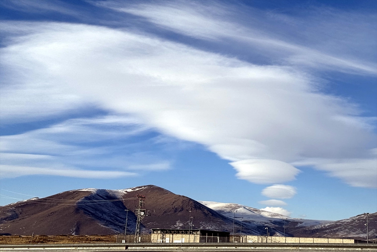 Ardahan'da mercek bulutları görüldü Ardahan'da mercek bulutları görüldü
