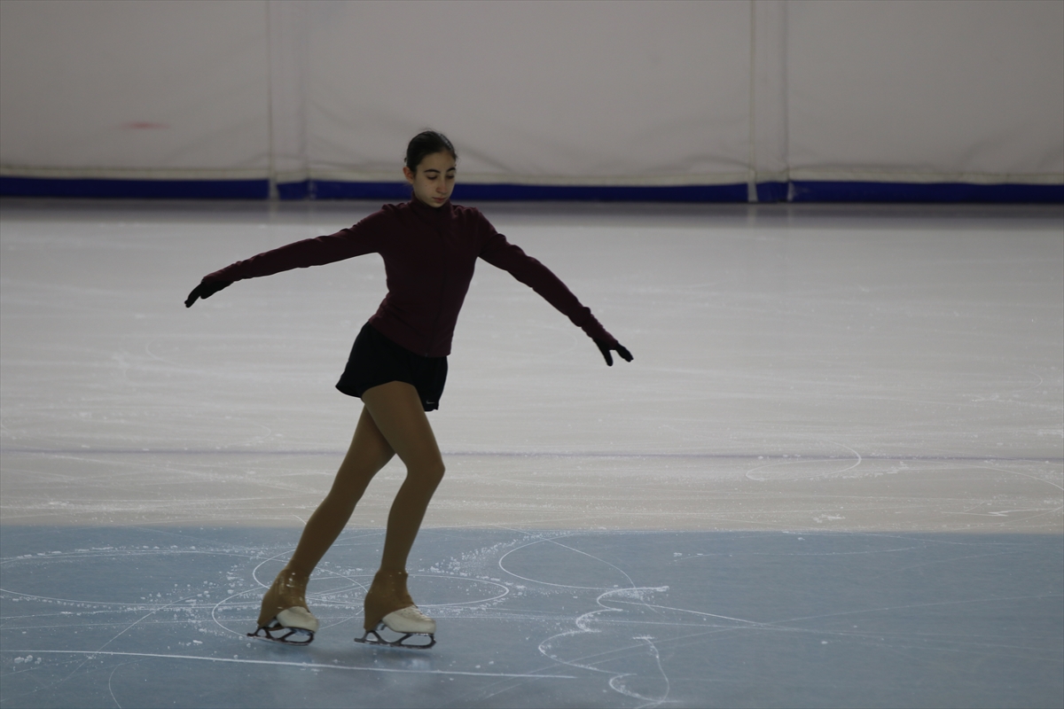 Artistik Buz Pateni Türkiye Şampiyonası, Kocaeli'de başladı Artistik Buz Pateni Türkiye Şampiyonası, Kocaeli'de başladı