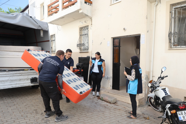 Atma Paylaş Projesi'yle Bodrum'da 87 haneye 265 parça eşya desteği