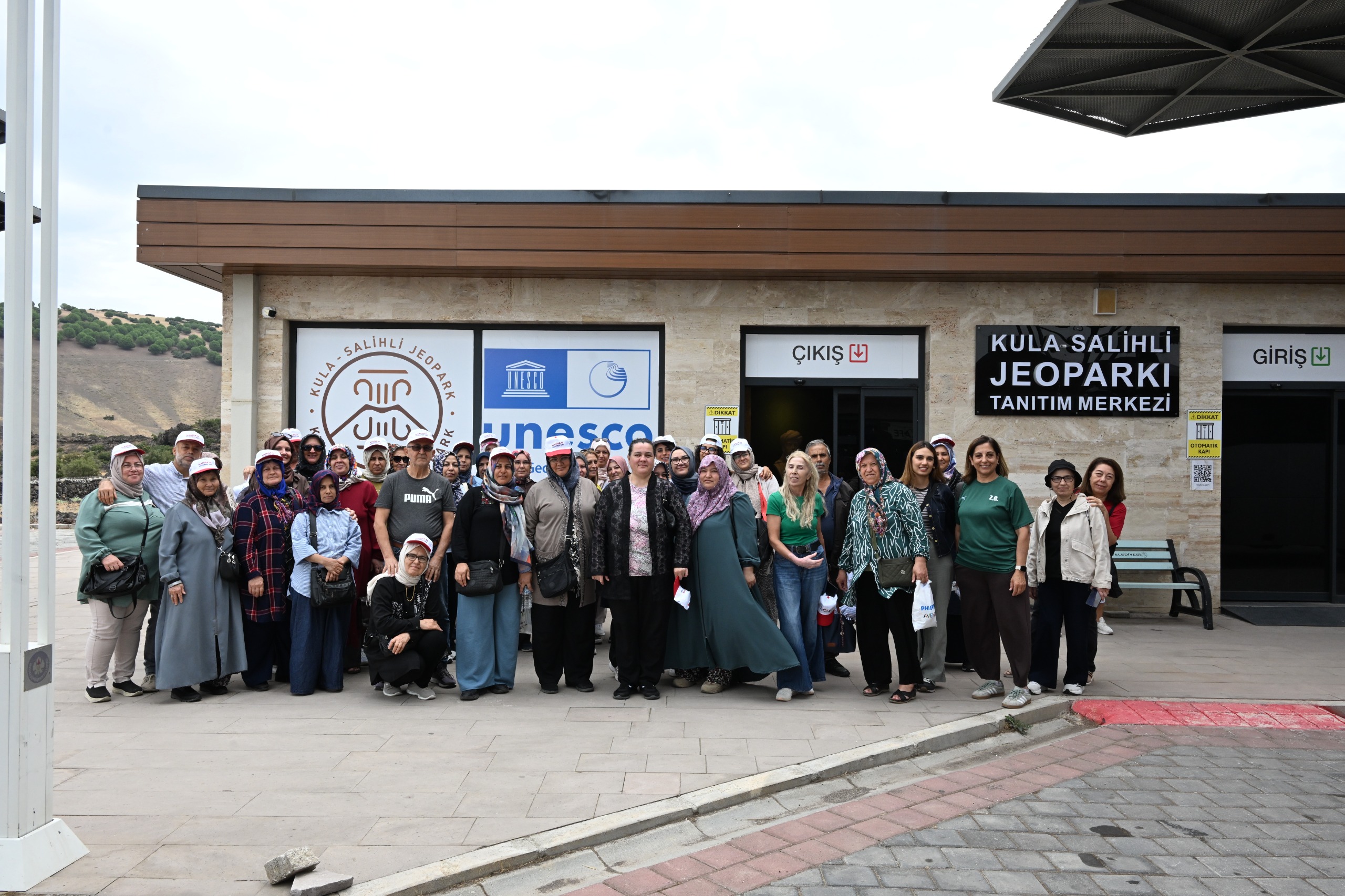 Avrupa Hareketlilik Haftası kapsamında Kula’da yürüyüş ve keşif etkinliği düzenlendi Avrupa Hareketlilik Haftası kapsamında Kula’da yürüyüş ve keşif etkinliği düzenlendi