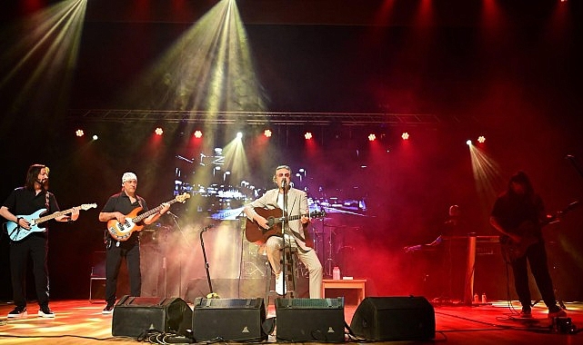 Aydın Büyükşehir Belediyesi Yaz Konserleri Sürüyor Aydın Büyükşehir Belediyesi Yaz Konserleri Sürüyor