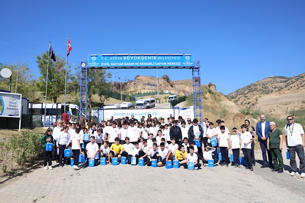 Aydın’da öğrenciler Evcil Hayvan Bakım ve Rehabilitasyon Merkezi’ni ziyaret etti Aydın’da öğrenciler Evcil Hayvan Bakım ve Rehabilitasyon Merkezi’ni ziyaret etti