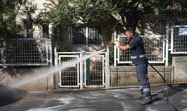 Aydınevler'de toplu temizlik çalışması Aydınevler'de toplu temizlik çalışması
