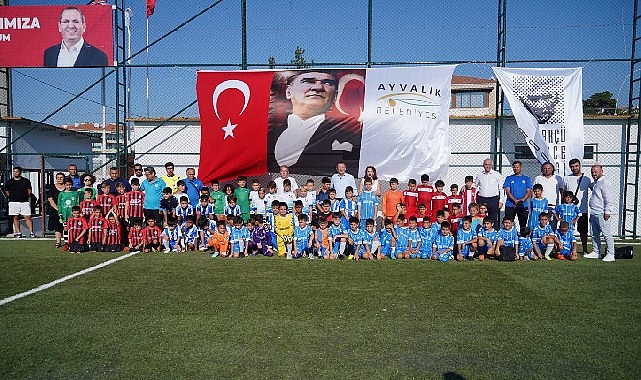 Ayvalık Belediye Başkanı Mesut Ergin: “Sporun, dostluğun ve kardeşliğin bir arada olduğu güzel bir turnuva olsun" Ayvalık Belediye Başkanı Mesut Ergin: “Sporun, dostluğun ve kardeşliğin bir arada olduğu güzel bir turnuva olsun"