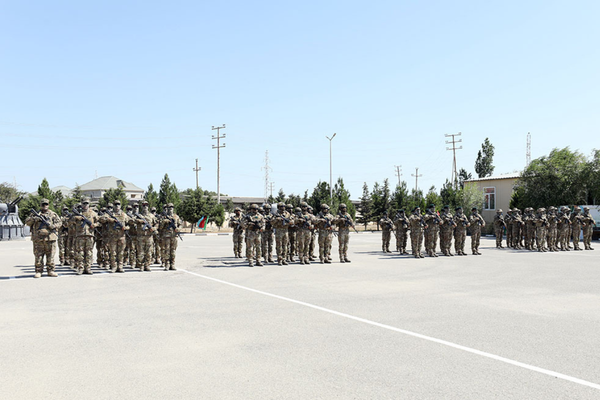 Azerbaycan Deniz Kuvvetleri'nde Patlayıcı Madde İmha Kursu mezuniyet töreni düzenlendi Azerbaycan Deniz Kuvvetleri'nde Patlayıcı Madde İmha Kursu mezuniyet töreni düzenlendi