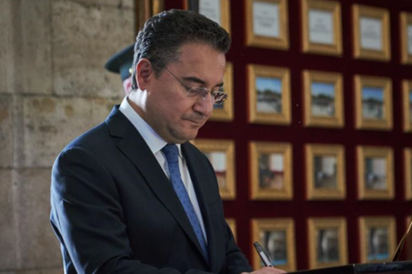 Babacan: Okul saldırıları bütüncül şekilde ele alınmalı Babacan: Okul saldırıları bütüncül şekilde ele alınmalı