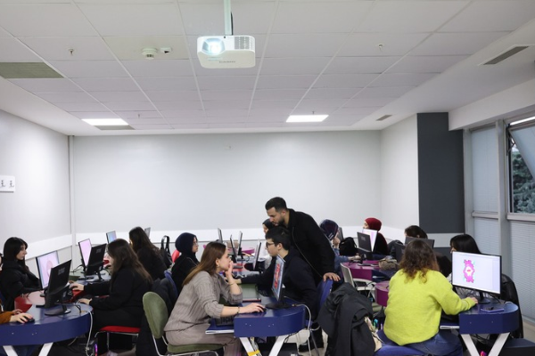 Bağcılar Belediyesi öğrenciler için eğitim desteklerini sürdürüyor Bağcılar Belediyesi öğrenciler için eğitim desteklerini sürdürüyor