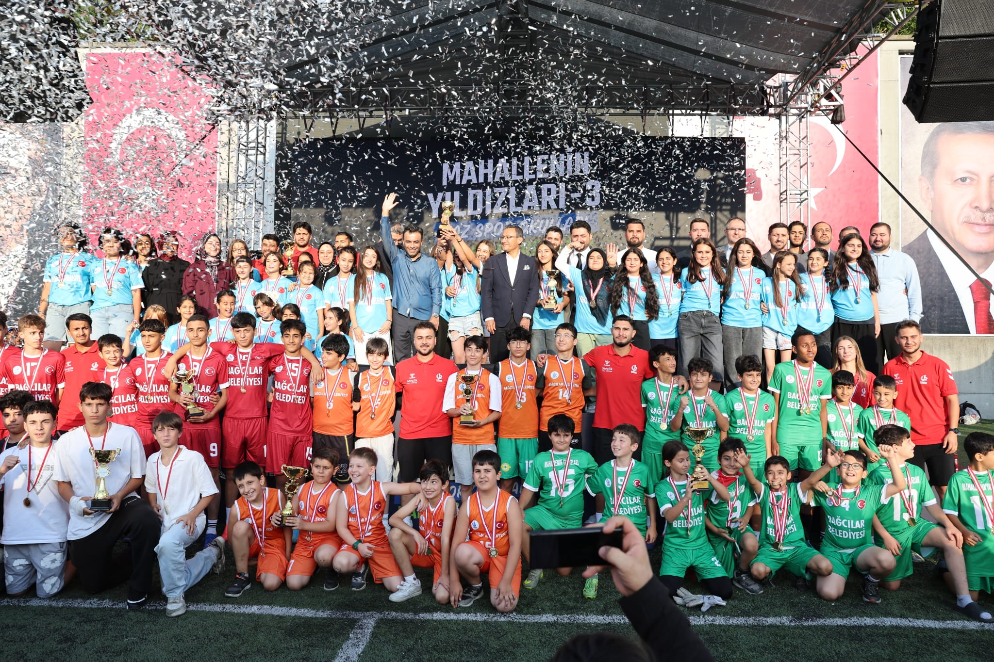Bağcılar’da yaz spor okulları ve Mahallenin Yıldızları-3 sona erdi Bağcılar’da yaz spor okulları ve Mahallenin Yıldızları-3 sona erdi