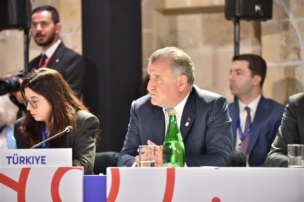 Bak: Evlatlarımızı desteklemeye ve yanlarında olmaya devam edeceğiz Bak: Evlatlarımızı desteklemeye ve yanlarında olmaya devam edeceğiz