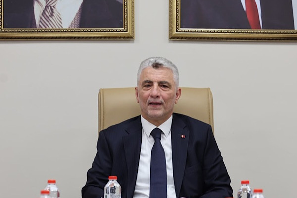 Bakan Bolat, İbn Haldun Üniversitesi TercihFest Zirvesi'nde öğrencilerle buluştu