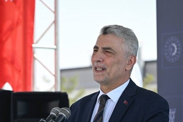 Bakan Bolat: Türk Eximbank 39 yıldır ihracatçılarımızın yanında Bakan Bolat: Türk Eximbank 39 yıldır ihracatçılarımızın yanında