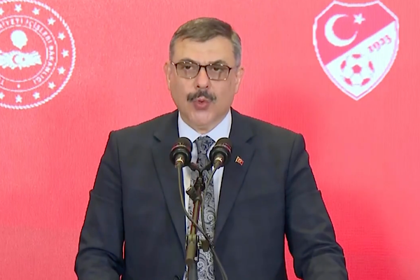 Bakan Çiftçi: Sporda şiddet ve düzensizliğe izin vermeyeceğiz Bakan Çiftçi: Sporda şiddet ve düzensizliğe izin vermeyeceğiz