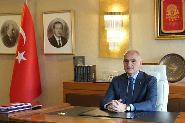 Bakan Ersoy: Bu yılın en zor çeyreğini geride bıraktığımızı düşünüyoruz Bakan Ersoy: Bu yılın en zor çeyreğini geride bıraktığımızı düşünüyoruz