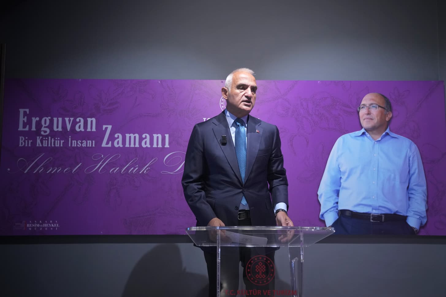 Bakan Ersoy, "Haluk Dursun Sergisi ve Belgesel Gösterimi” programına katıldı Bakan Ersoy, "Haluk Dursun Sergisi ve Belgesel Gösterimi” programına katıldı