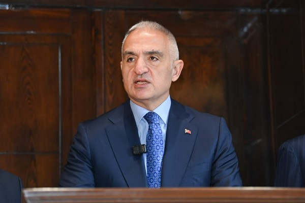 Bakan Ersoy, İnançer’i vefatının 4’üncü yılında andı Bakan Ersoy, İnançer’i vefatının 4’üncü yılında andı