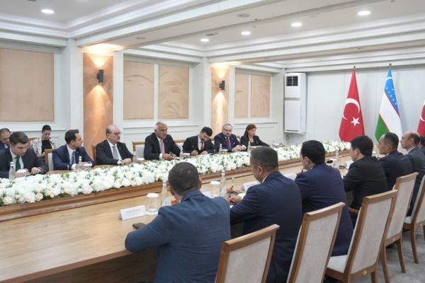 Bakan Ersoy, Özbekistan’ın bağımsızlığının 35. yıl dönümünde Taşkent’te Bakan Ersoy, Özbekistan’ın bağımsızlığının 35. yıl dönümünde Taşkent’te