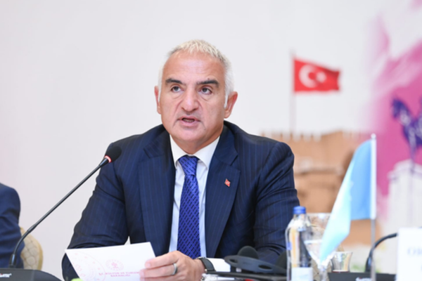 Bakan Ersoy, turizm sektörü temsilcileriyle toplantıya katıldı Bakan Ersoy, turizm sektörü temsilcileriyle toplantıya katıldı