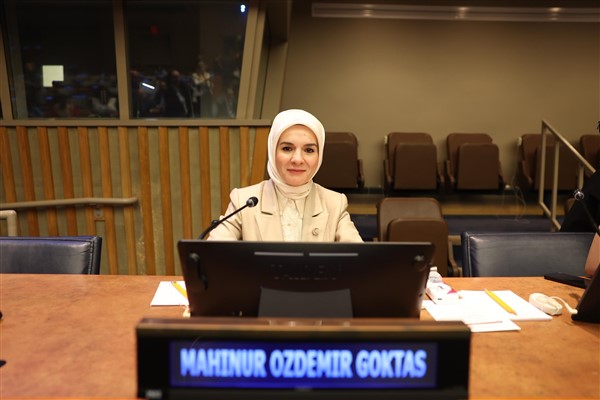 Bakan Göktaş, Hatay Valiliğini ziyaret etti