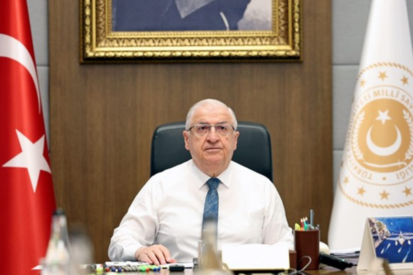 Bakan Güler, Moğolistan Savunma Bakanı Batlut’u askeri törenle karşıladı Bakan Güler, Moğolistan Savunma Bakanı Batlut’u askeri törenle karşıladı