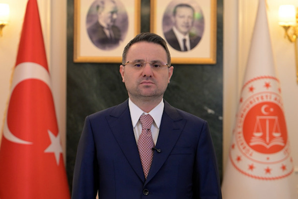Bakan Gürlek: FETÖ'nün gizli hücrelerini tespit ediyoruz Bakan Gürlek: FETÖ'nün gizli hücrelerini tespit ediyoruz