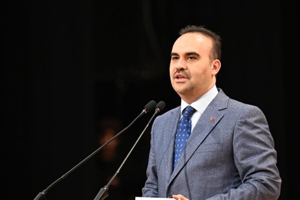 Bakan Kacır, Giresun'da temaslarda bulundu Bakan Kacır, Giresun'da temaslarda bulundu